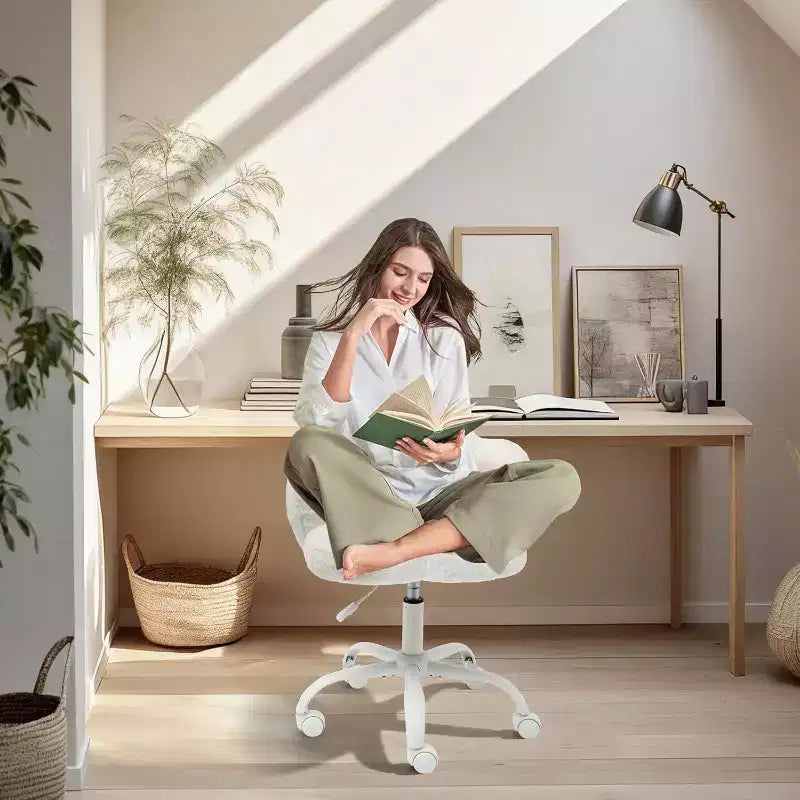 Chaise de bureau Kitty Vanity pivotante à 360°, en tissu peluche Teddy, réglable en hauteur, pour bureau, Noir/Blanc