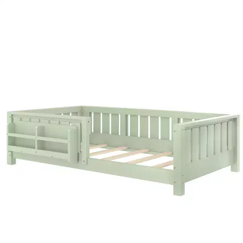 Bellemave Lit de Sol Jumeau avec Étagère Intégrée et Barrière de Sécurité, Cadre de Lit au Sol en Bois de Pin pour Enfants, Aucun Sommier Tapissier Nécessaire, Vert Avocat