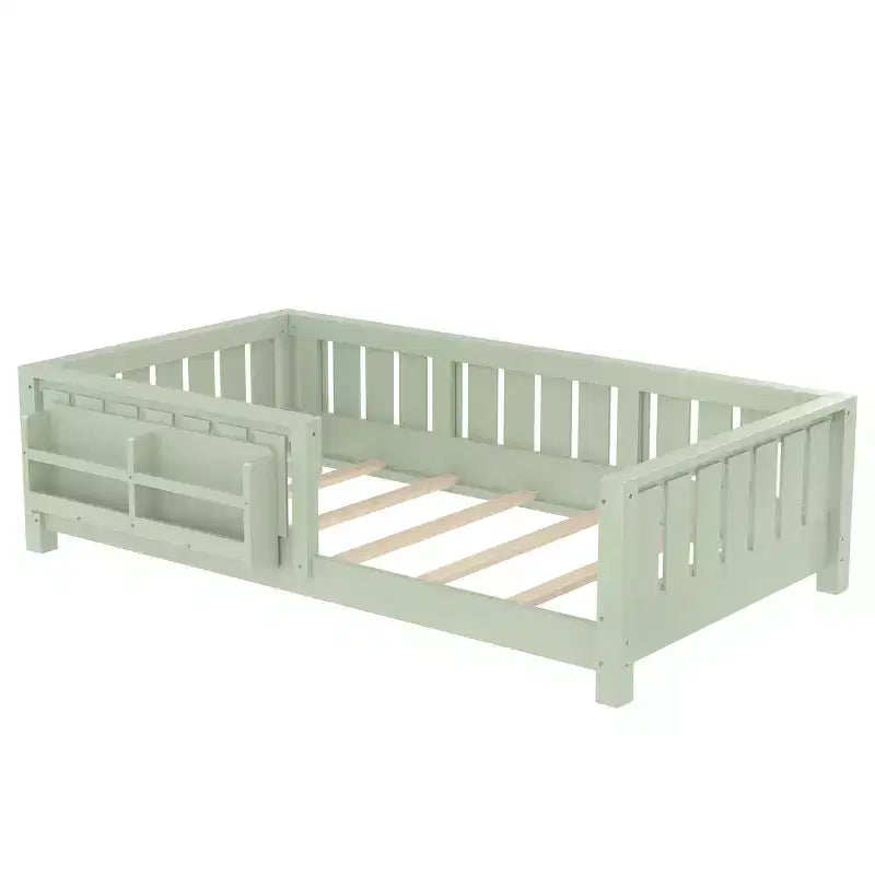Bellemave Lit de Sol Jumeau avec Étagère Intégrée et Barrière de Sécurité, Cadre de Lit au Sol en Bois de Pin pour Enfants, Aucun Sommier Tapissier Nécessaire, Vert Avocat