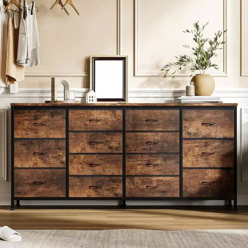 Commode 63 pouces Modern Accent, meuble TV pour téléviseurs 65/70/75 pouces, armoire à 14 tiroirs pour chambre à coucher, grande commode longue en tissu pour centre de divertissement