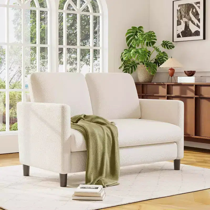 Canapé deux places causeuse 130 cm, tissu Teddy doux et cadre en bois massif, canapé compact pour appartement avec assemblage sans outils pour petits espaces